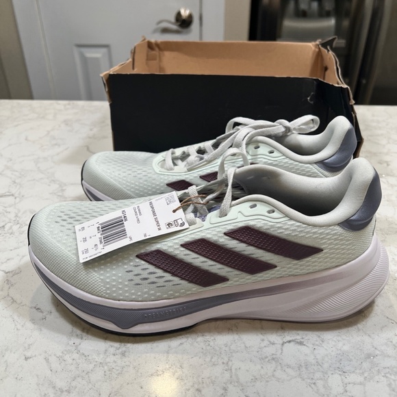 Adidas Women’s Response Super W Running Shoe Size 8.5US. New, With Tags. In Box - Picture 2 of 8